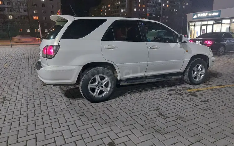 Toyota Harrier 2000 года за 4 800 000 тг. в Семей