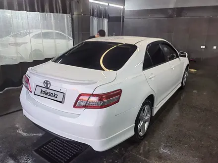 Toyota Camry 2011 года за 7 500 000 тг. в Атырау – фото 7