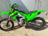 Kawasaki  KX 450 F 2022 годаүшін3 950 000 тг. в Павлодар