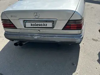 Mercedes-Benz E 280