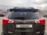 Toyota RAV4 2015 годаүшін10 200 000 тг. в Актау – фото 5