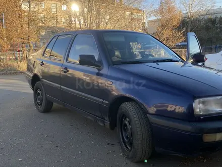 Volkswagen Vento 1996 года за 1 500 000 тг. в Кокшетау – фото 2