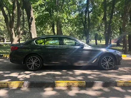 BMW 520 2019 года за 16 800 000 тг. в Алматы – фото 2
