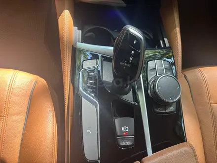 BMW 520 2019 года за 16 800 000 тг. в Алматы – фото 28