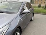 Hyundai Accent 2018 года за 6 900 000 тг. в Семей – фото 4