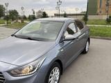 Hyundai Accent 2018 года за 6 900 000 тг. в Семей – фото 2