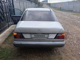 Mercedes-Benz E 230 1991 годаfor800 000 тг. в Абай (Келесский р-н) – фото 2