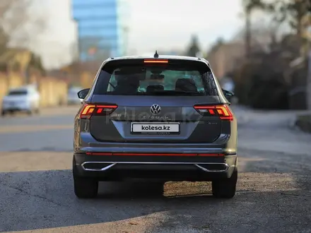 Volkswagen Tiguan 2021 года за 15 000 000 тг. в Алматы – фото 13