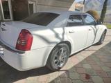 Chrysler 300C 2009 года за 6 000 000 тг. в Алматы – фото 4