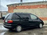 Volkswagen Sharan 2000 года за 2 500 000 тг. в Костанай – фото 2