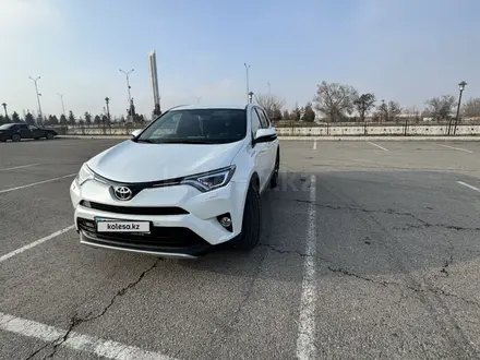 Toyota RAV4 2019 года за 15 500 000 тг. в Тараз – фото 2