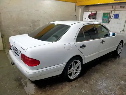 Mercedes-Benz E 230 1995 года за 1 700 000 тг. в Алматы – фото 3