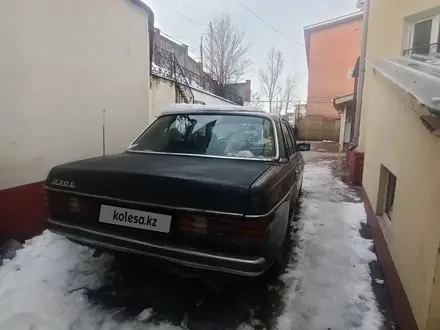 Mercedes-Benz E 230 1984 года за 780 000 тг. в Алматы – фото 12