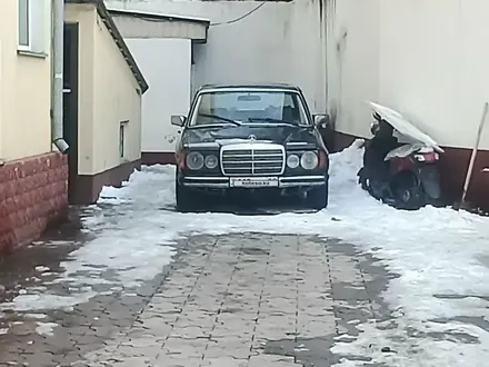 Mercedes-Benz E 230 1984 года за 780 000 тг. в Алматы – фото 3