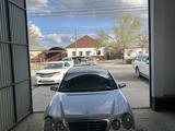 Mercedes-Benz E 320 1999 годаfor4 000 000 тг. в Кызылорда – фото 4