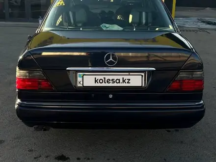 Mercedes-Benz E 280 1994 года за 2 300 000 тг. в Шымкент – фото 4