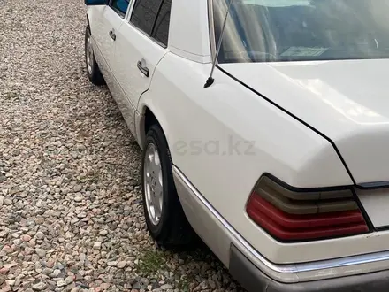 Mercedes-Benz E 230 1992 года за 1 300 000 тг. в Алматы – фото 4