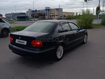 BMW 520 1998 года за 2 600 000 тг. в Астана