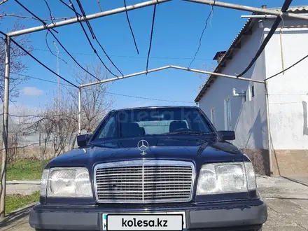 Mercedes-Benz E 220 1995 года за 2 400 000 тг. в Шымкент