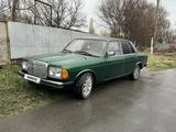 Mercedes-Benz E 200 1977 года за 500 000 тг. в Тараз