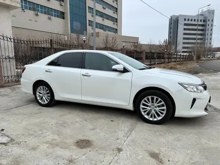 Toyota Camry 2015 года за 12 700 000 тг. в Атырау – фото 2