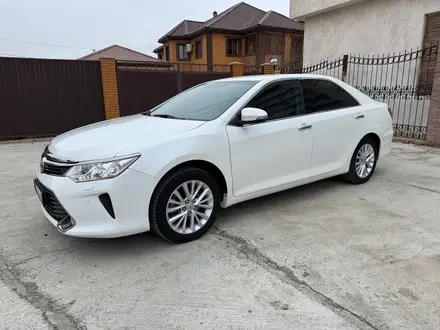 Toyota Camry 2015 года за 12 700 000 тг. в Атырау – фото 3