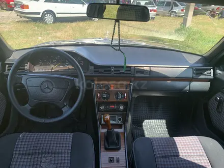 Mercedes-Benz E 230 1991 года за 1 550 000 тг. в Шымкент – фото 17
