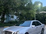 Mercedes-Benz E 200 1995 года за 2 500 000 тг. в Караганда