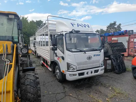 FAW  Бортовой грузовик FAW с тентом 5 тонн 2023 года за 19 990 000 тг. в Алматы – фото 8