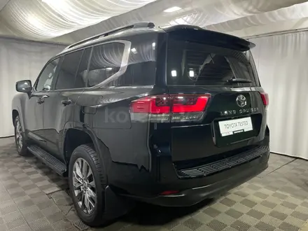 Toyota Land Cruiser Luxe 2022 года за 48 900 000 тг. в Алматы – фото 2