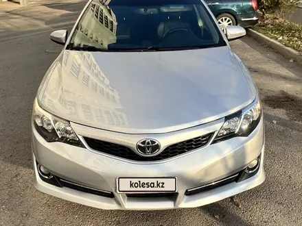 Toyota Camry 2014 года за 10 000 000 тг. в Алматы