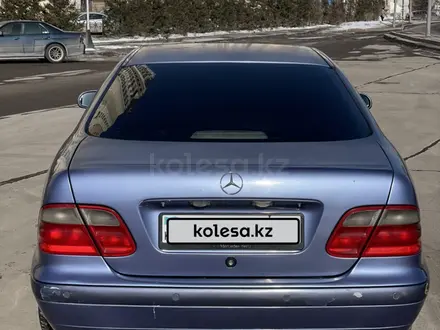 Mercedes-Benz CLK 230 1998 года за 2 700 000 тг. в Астана – фото 18
