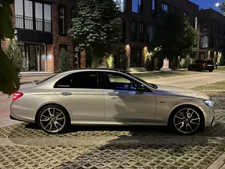 Mercedes-Benz E 43 AMG