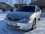 Toyota Camry 2003 годаүшін5 500 000 тг. в Актобе – фото 2