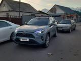 Toyota RAV4 2022 года за 18 000 000 тг. в Алматы – фото 3