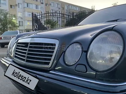 Mercedes-Benz E 280 1997 года за 2 300 000 тг. в Актау – фото 3