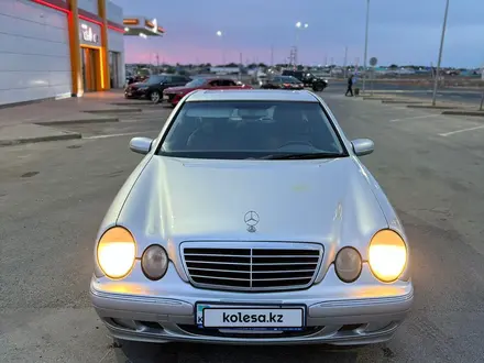 Mercedes-Benz E 430 2000 года за 4 400 000 тг. в Атырау – фото 2