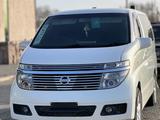 Nissan Elgrand 2004 года за 4 847 727 тг. в Астана