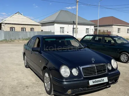 Mercedes-Benz E 240 1998 года за 1 000 000 тг. в Кызылорда – фото 2