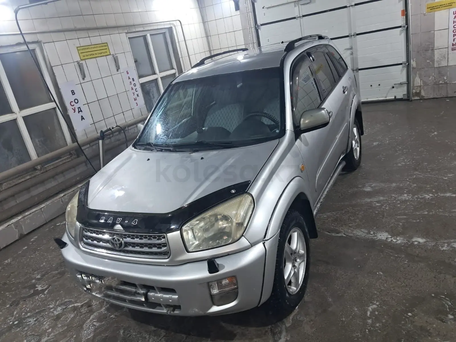 Toyota RAV4, 2001