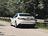 Toyota Camry 2018 года за 14 000 000 тг. в Алматы – фото 4