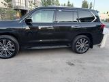 Lexus LX 570 2018 года за 47 000 000 тг. в Астана – фото 2