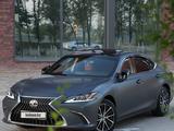 Lexus ES 250 2023 года за 23 900 000 тг. в Шымкент