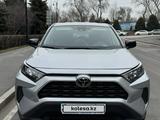 Toyota RAV4 2022 года за 17 900 000 тг. в Алматы