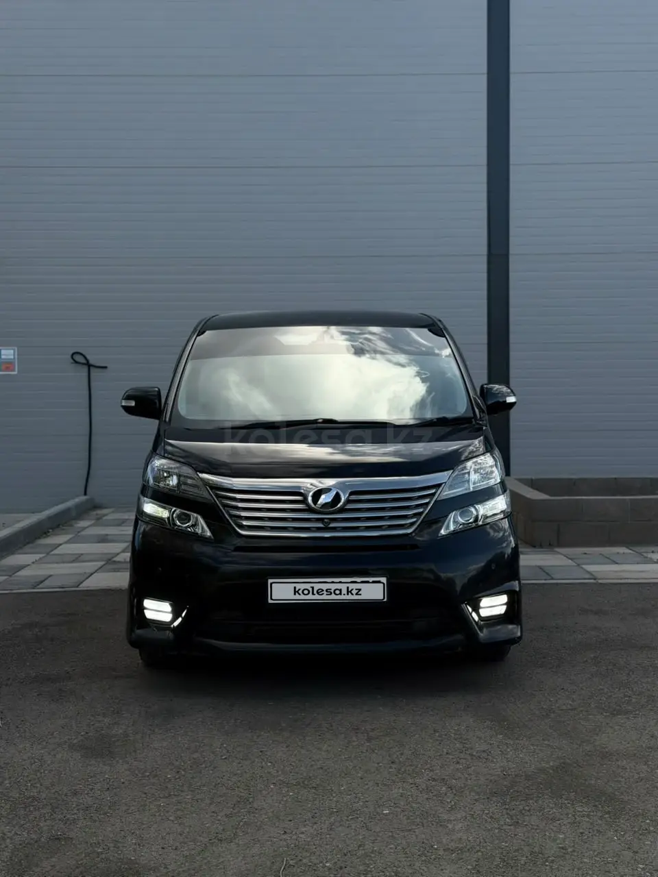 Toyota Vellfire, 2010
