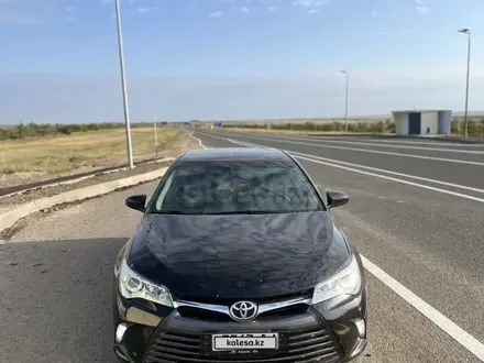 Toyota Camry 2015 года за 7 000 000 тг. в Атырау – фото 4