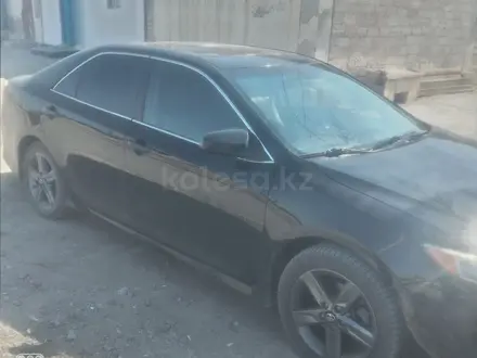 Toyota Camry 2014 года за 5 100 000 тг. в Атырау – фото 2