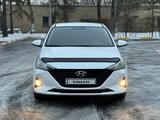 Hyundai Accent 2021 года за 7 300 000 тг. в Караганда – фото 2