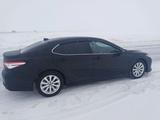 Toyota Camry 2018 годаfor10 000 000 тг. в Актобе – фото 5