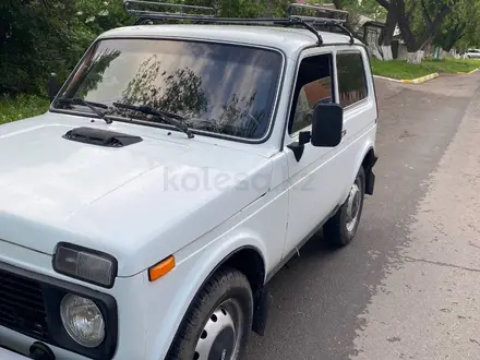 ВАЗ (Lada) Lada 2121 2001 года за 1 700 000 тг. в Петропавловск – фото 2